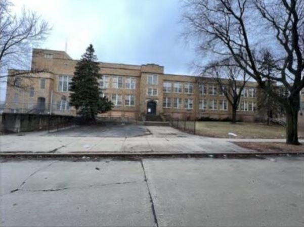 5372 N 37th St - Photo 2 of 4