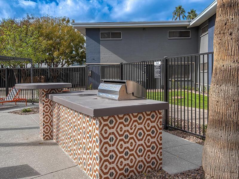 1224 E Lemon St - Photo 2 of 8