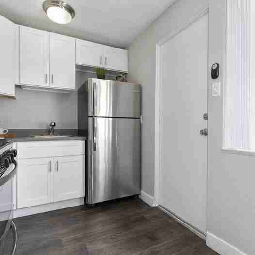 1900 S Campus Ave - Photo 6 of 32