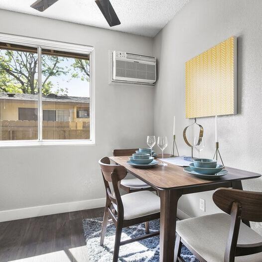 1900 S Campus Ave - Photo 4 of 32