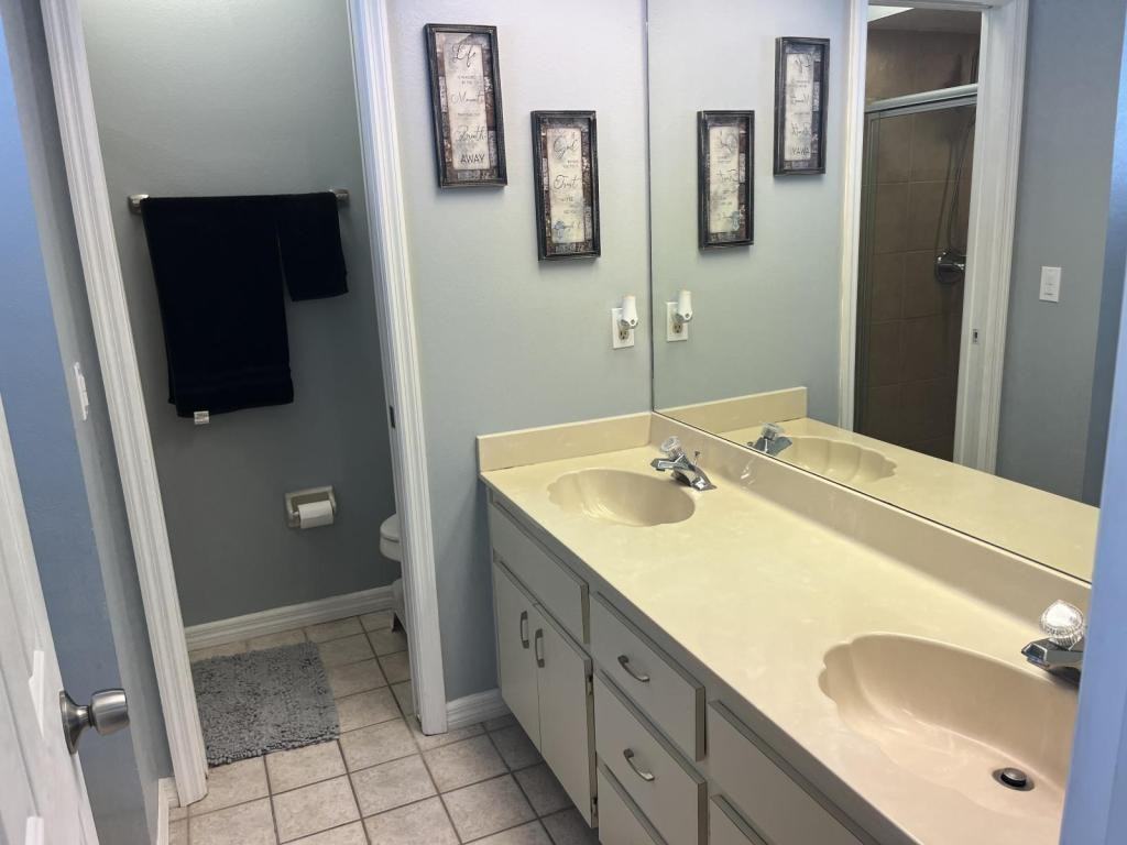 5124 Neponset Ave - Photo 3 of 15