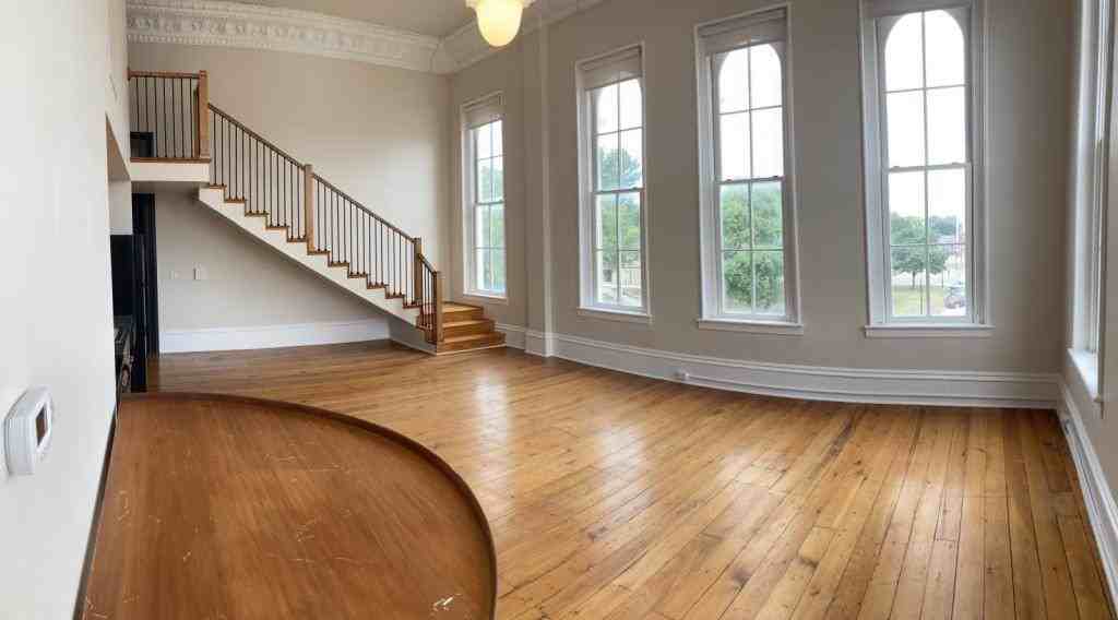 102 E Washington St Apt 303 - Photo 4 of 30