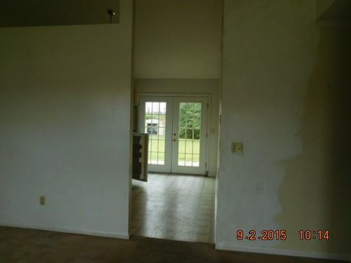 919 Summer Dr - Photo 3 of 13