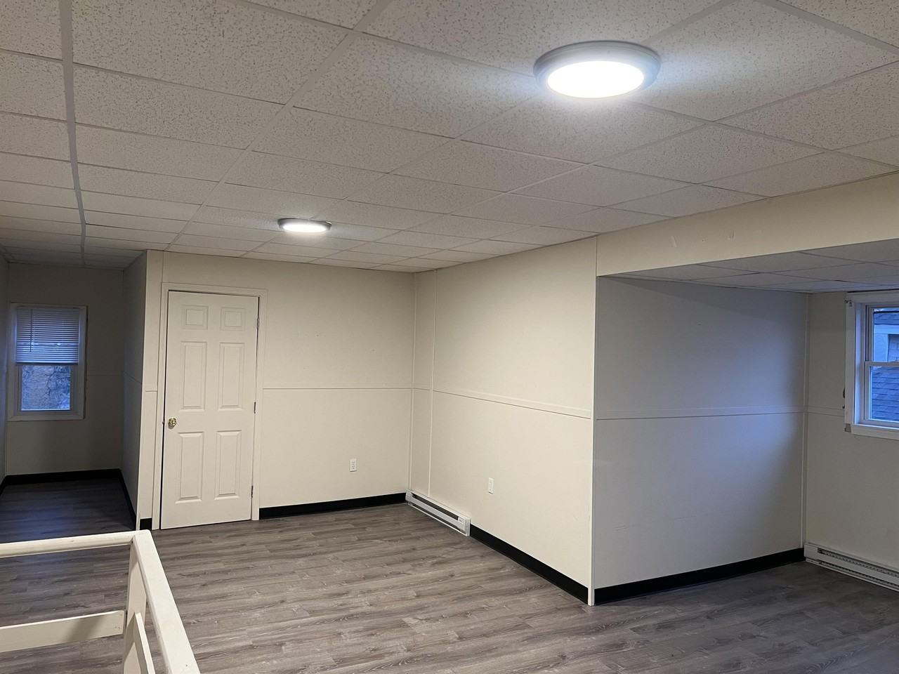 660 Oak Hill Ave - Photo 3 of 6