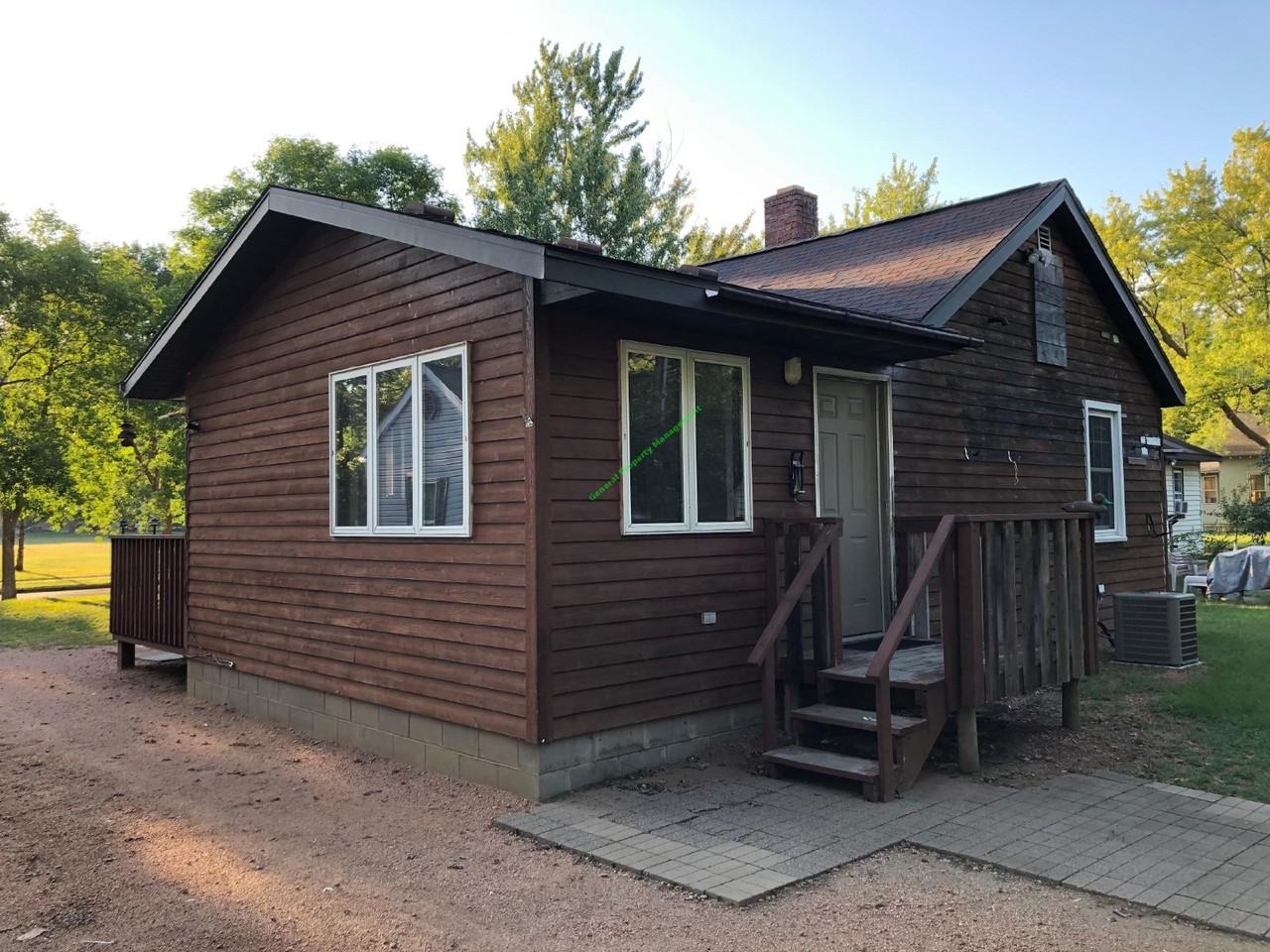 1533 9th St - Photo 4 of 17