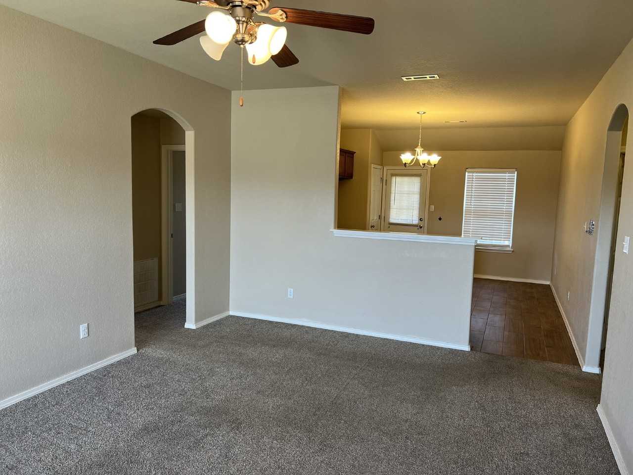 301 Regency Dr - Photo 3 of 17