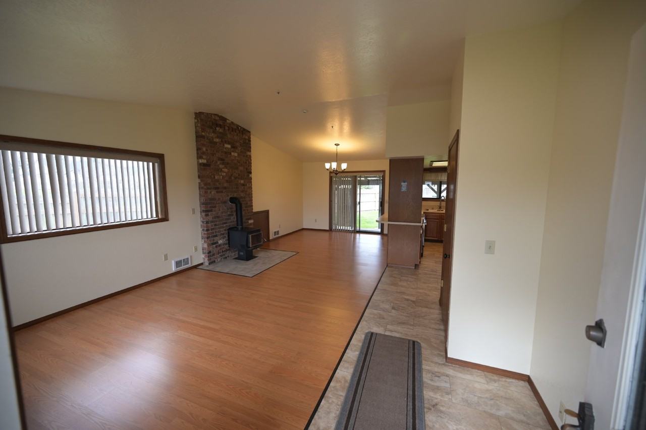 21 Anchor Cove Ln - Photo 2 of 18