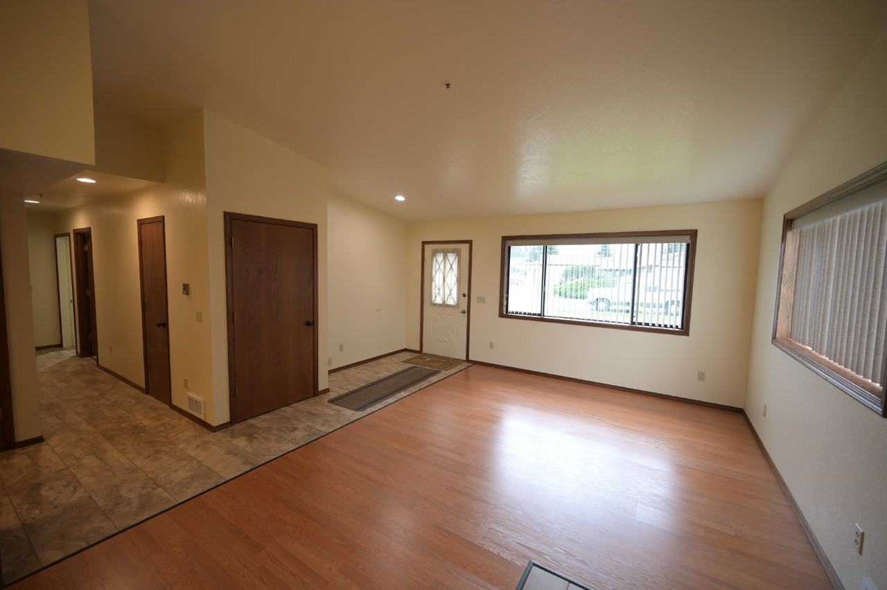 21 Anchor Cove Ln - Photo 3 of 18