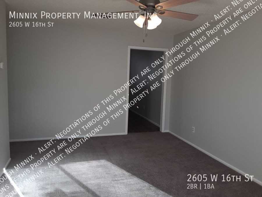 2605 W 16th St - Photo 2 of 10