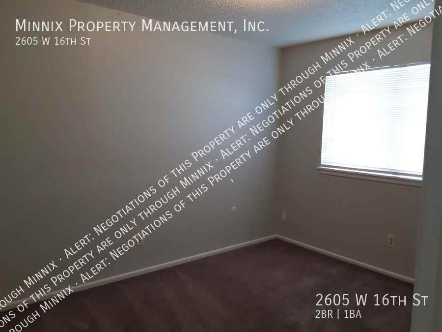 2605 W 16th St - Photo 3 of 10