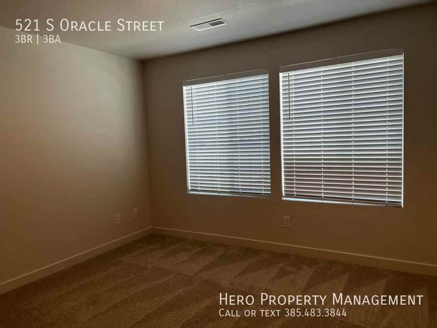 521 S Oracle St - Photo 2 of 25