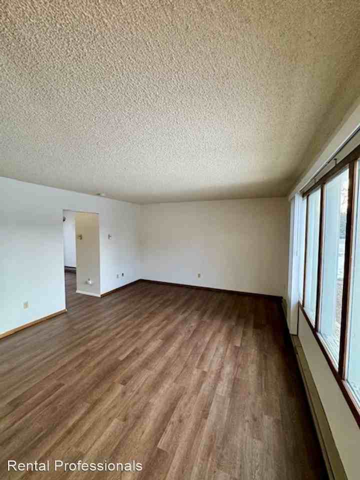 1605 W Koch St - Photo 2 of 33
