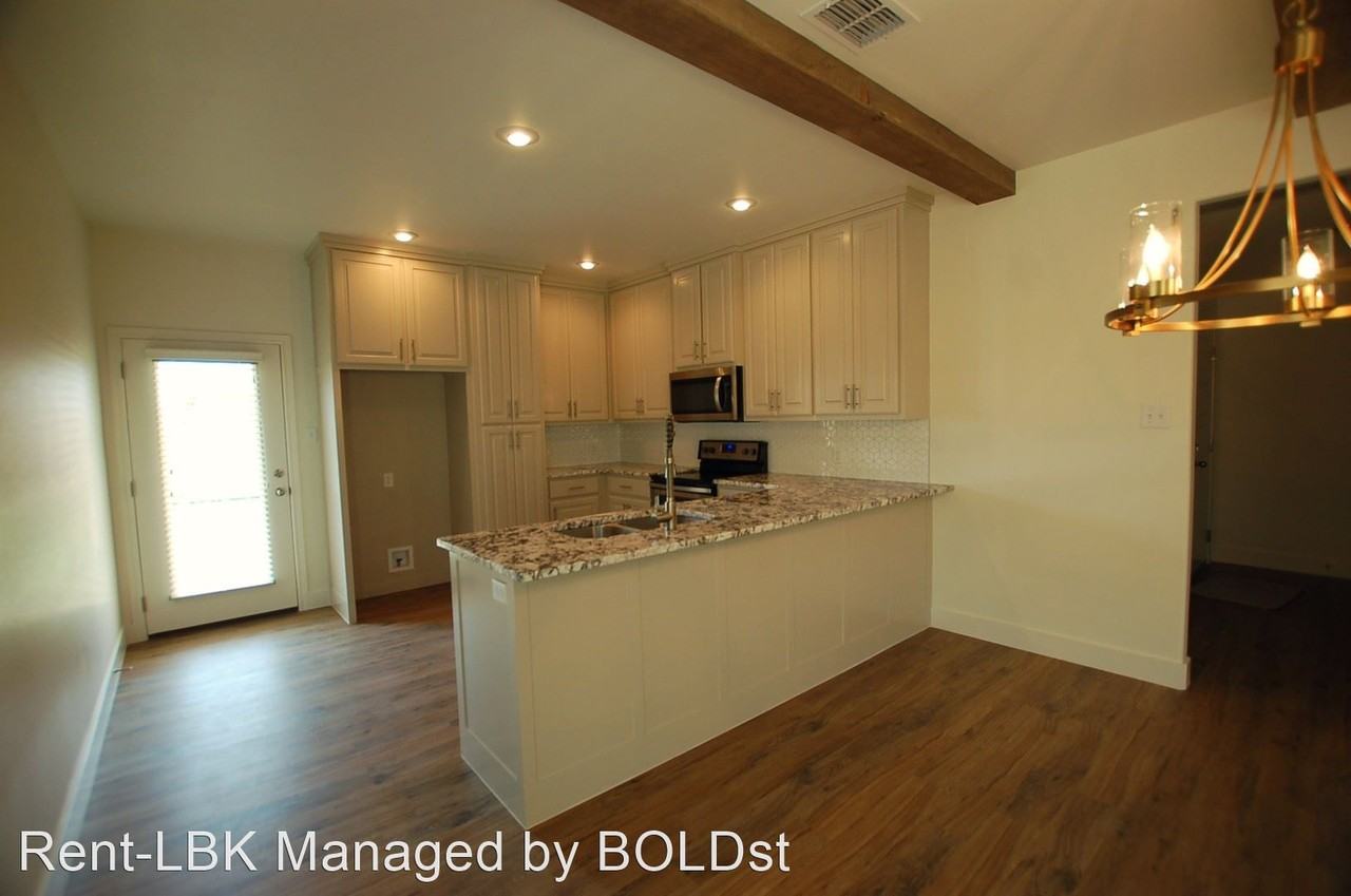 10404 Genoa Ave - Photo 3 of 11