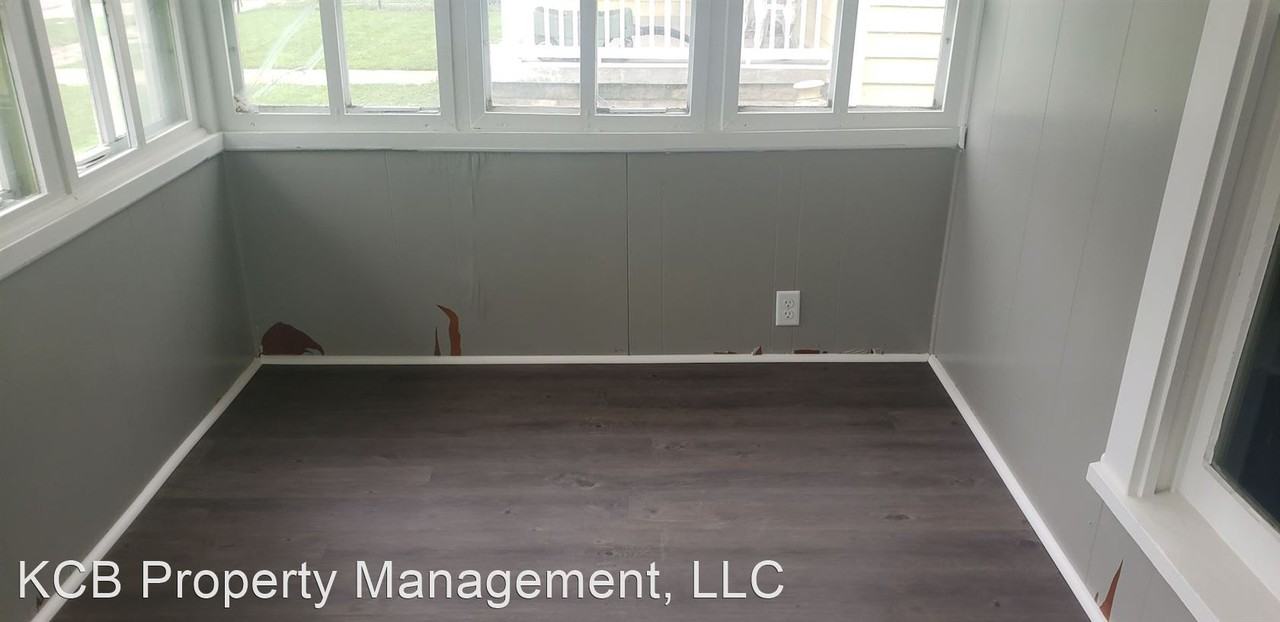 523 S Indiana Ave - Photo 2 of 17