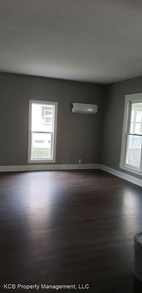 523 S Indiana Ave - Photo 3 of 17