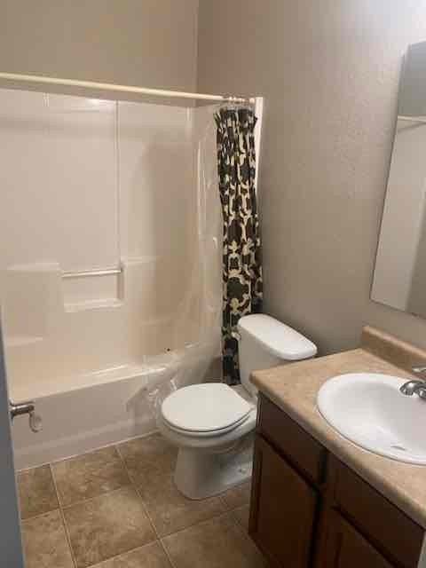 2433 Fleming Dr - Photo 3 of 13