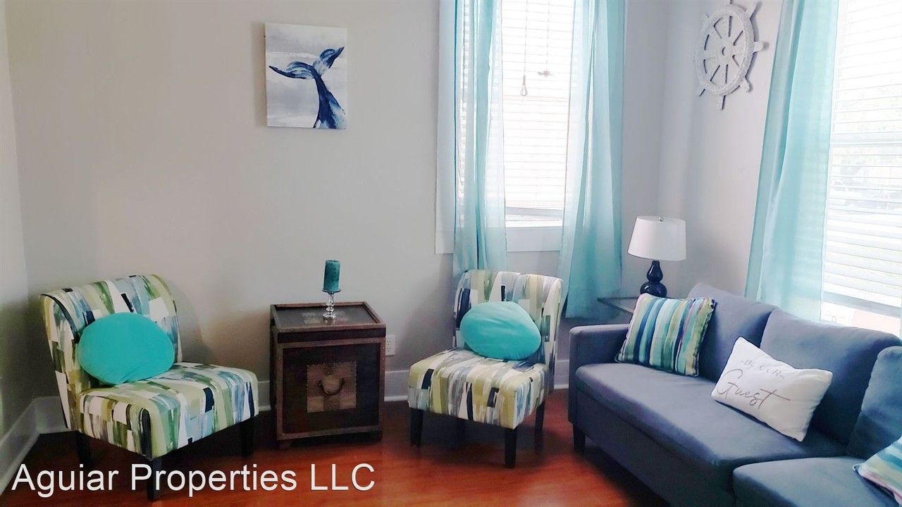 Charming triplex walking distance to the beach - Photo 2 of 8