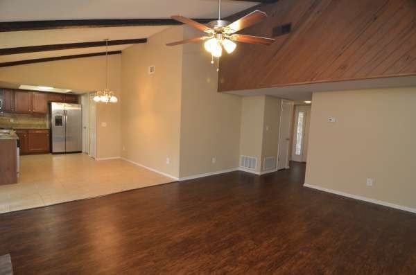 821 Crosswinds Dr - Photo 2 of 23