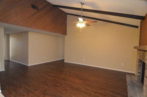 821 Crosswinds Dr - Photo 3 of 23