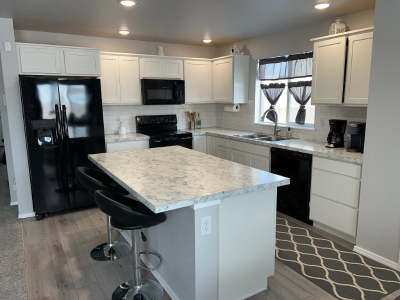 1850 Sw Cooper Ave - Photo 2 of 27