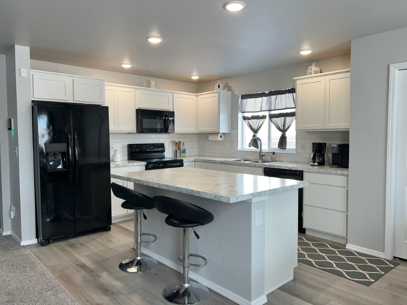 1850 Sw Cooper Ave - Photo 3 of 27