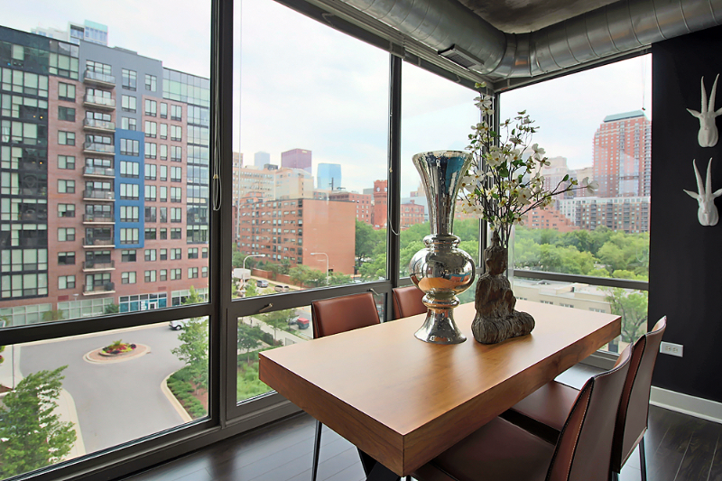 920 S Clark St - Photo 5 of 26