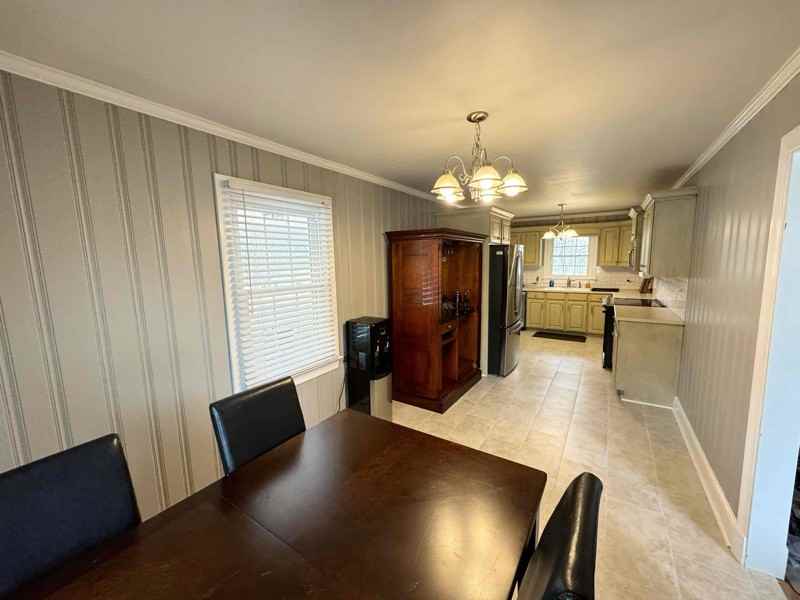 125 Lowe St - Photo 3 of 10