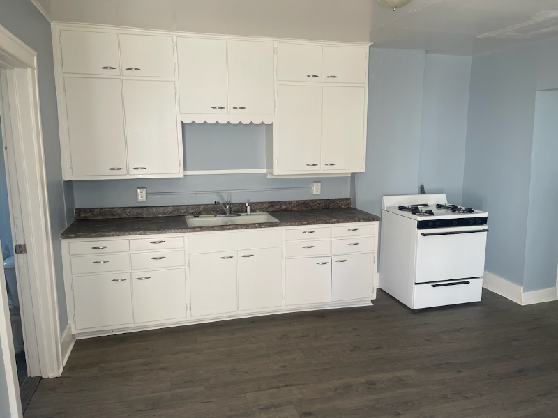 682 1/2 Strong Ave #682HALF - Photo 2 of 9