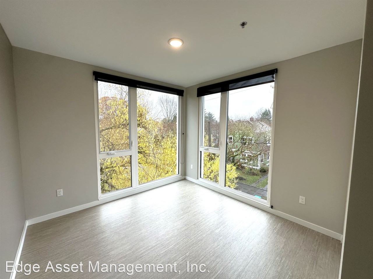 2475 SE 30th Avenue - Photo 2 of 15