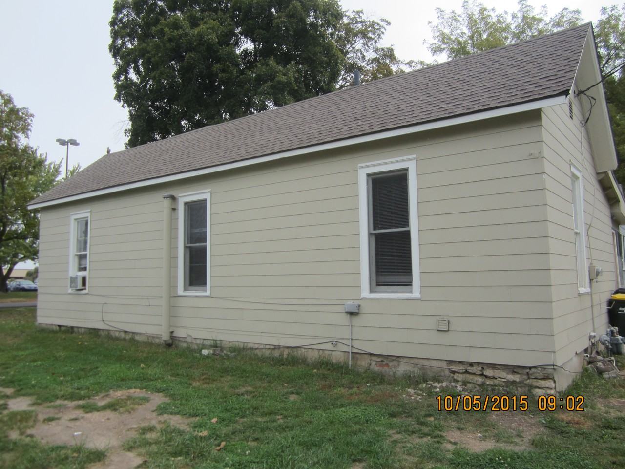 300 E Kansas St - Photo 2 of 12