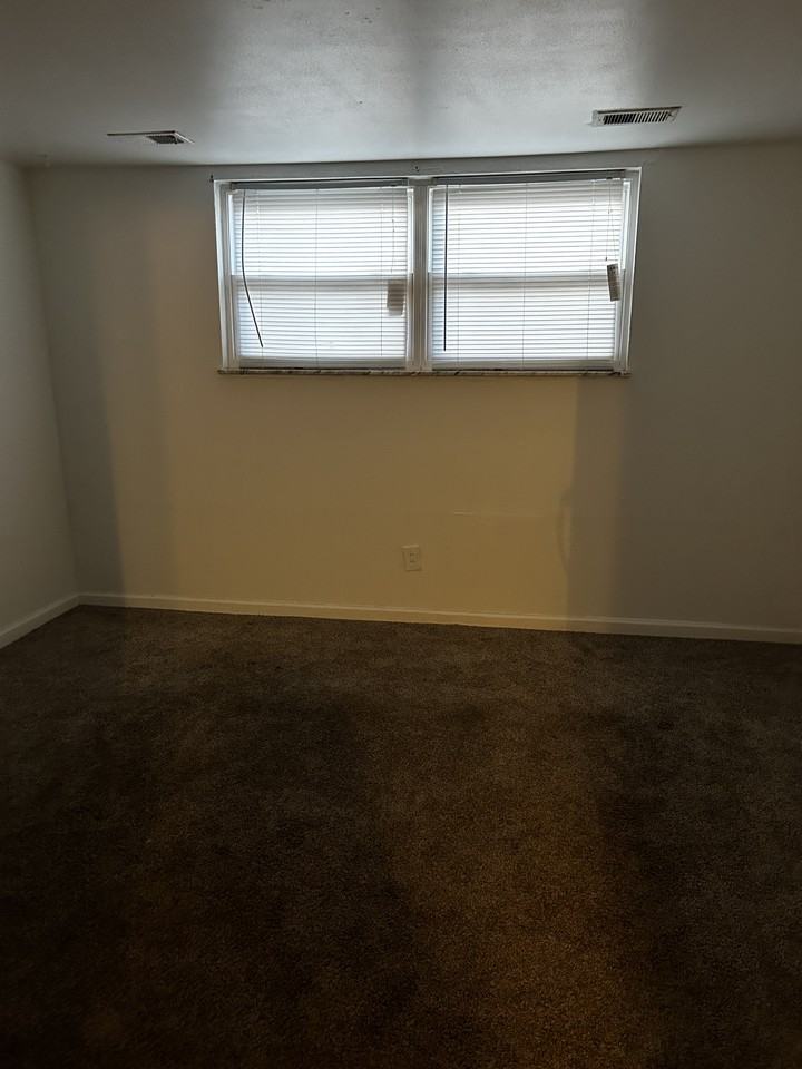 4082 Esseldale Dr #4082 - Photo 3 of 6