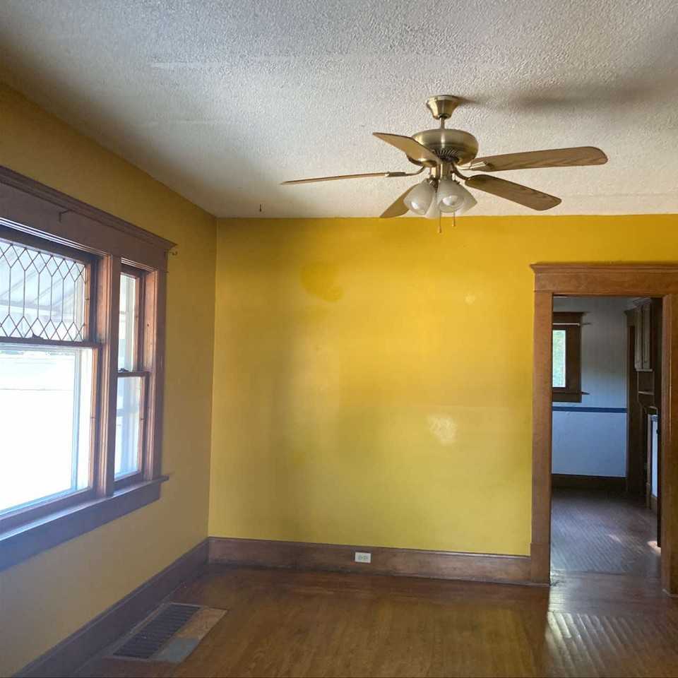 208 S Main St #1 - Photo 6 of 22