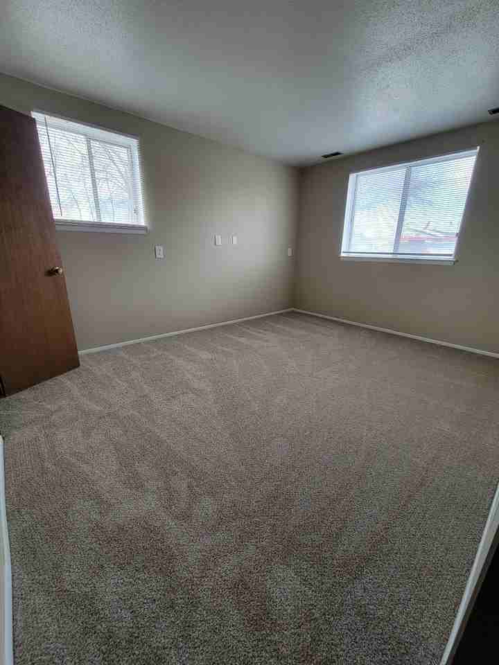 1325 Southwestern Dr #1325-02 - Photo 6 of 8