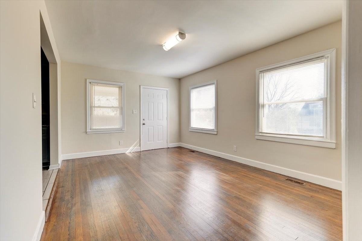 1242 Fordham Rd #1 - Photo 7 of 31