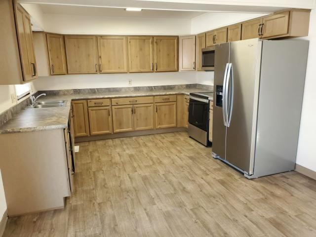 817 Caroline St - Photo 3 of 10