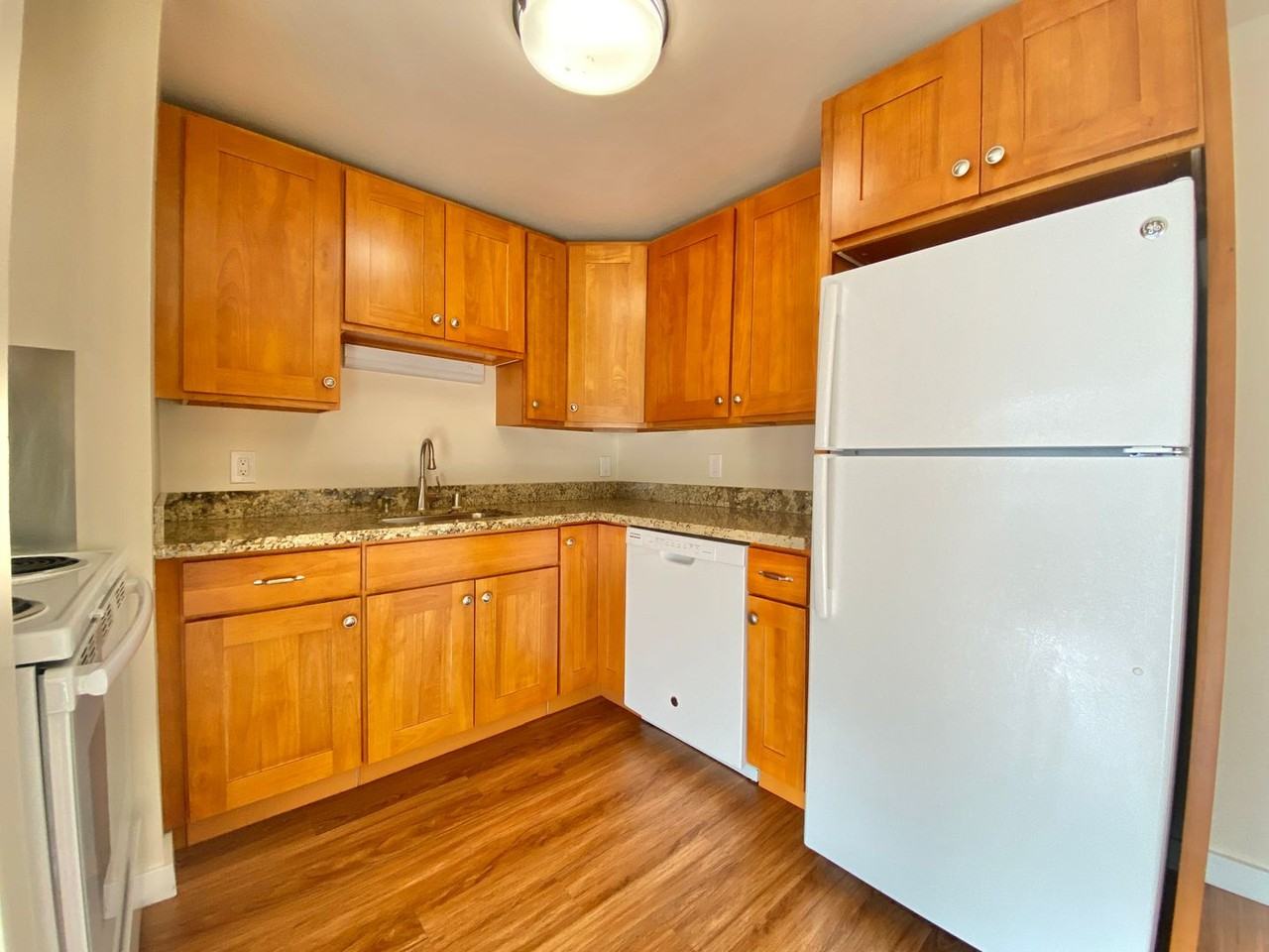 Summit Apartments - Photo 4 of 21