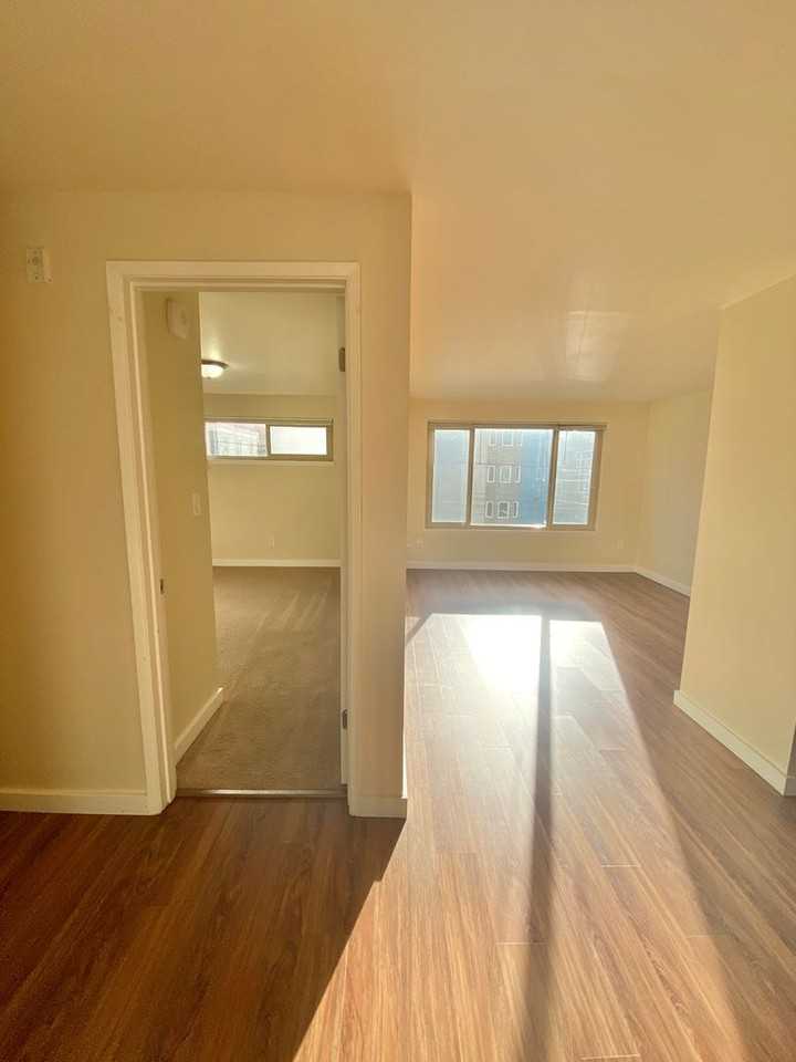 Summit Apartments - Photo 3 of 21