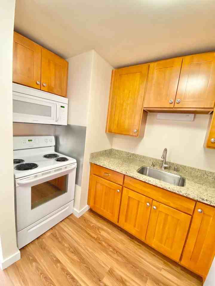 Summit Apartments - Photo 5 of 21
