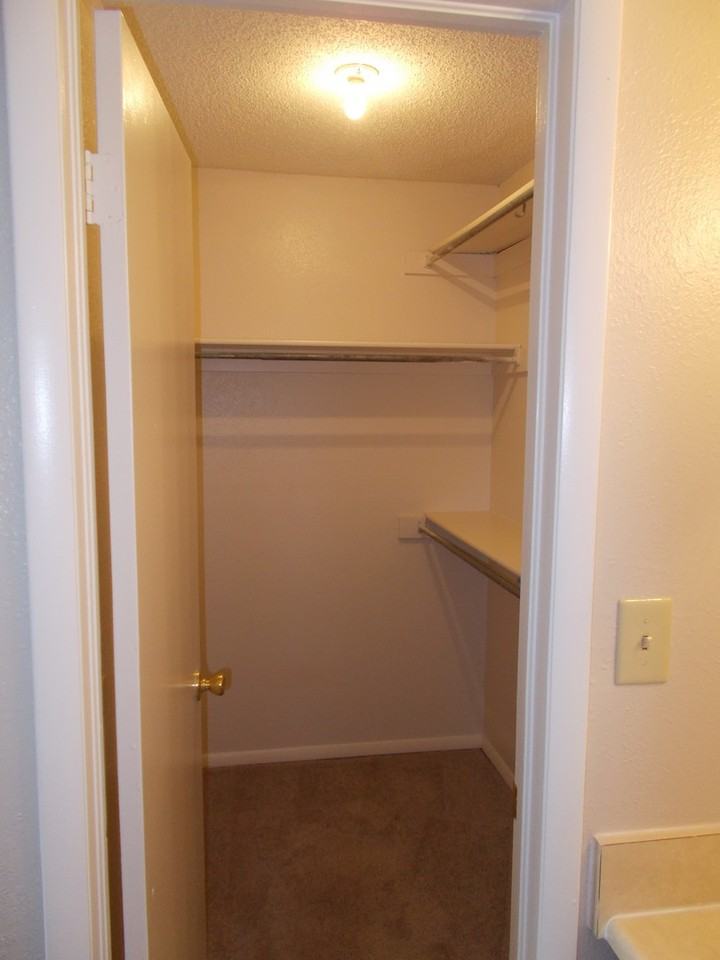 300 36th Ave SW - Photo 3 of 50