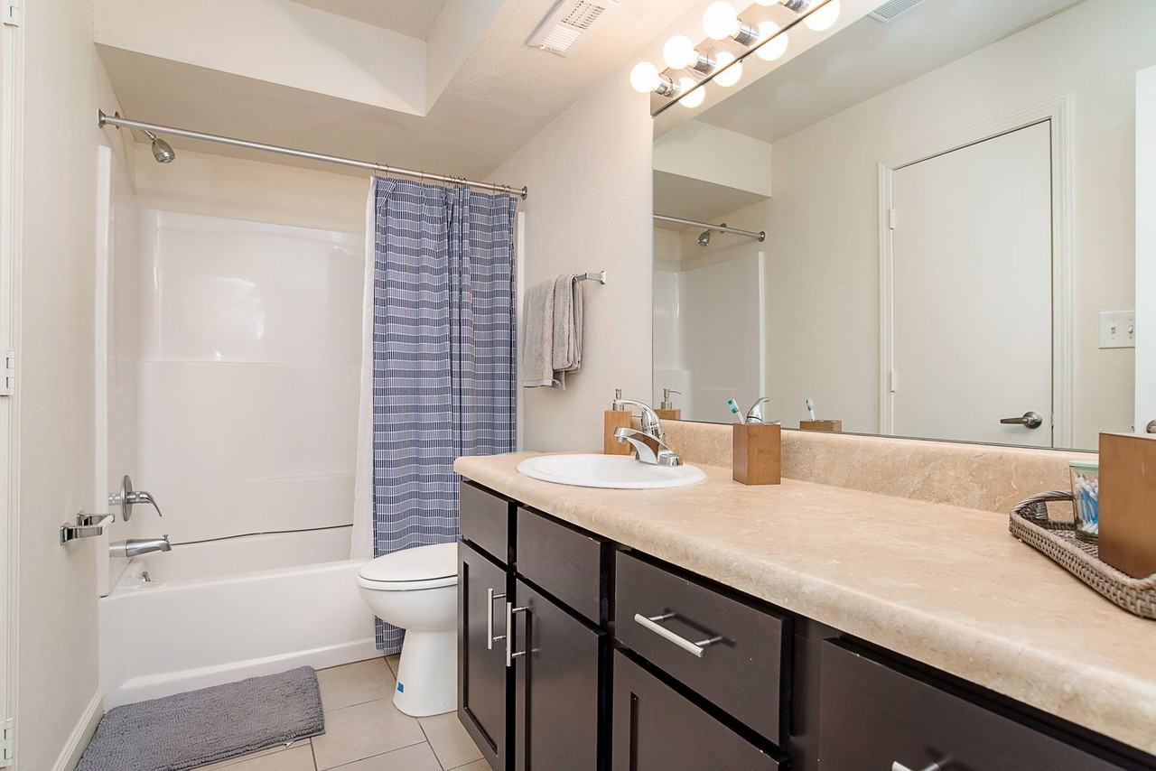 Villa Del Sol Apartments - Photo 5 of 50