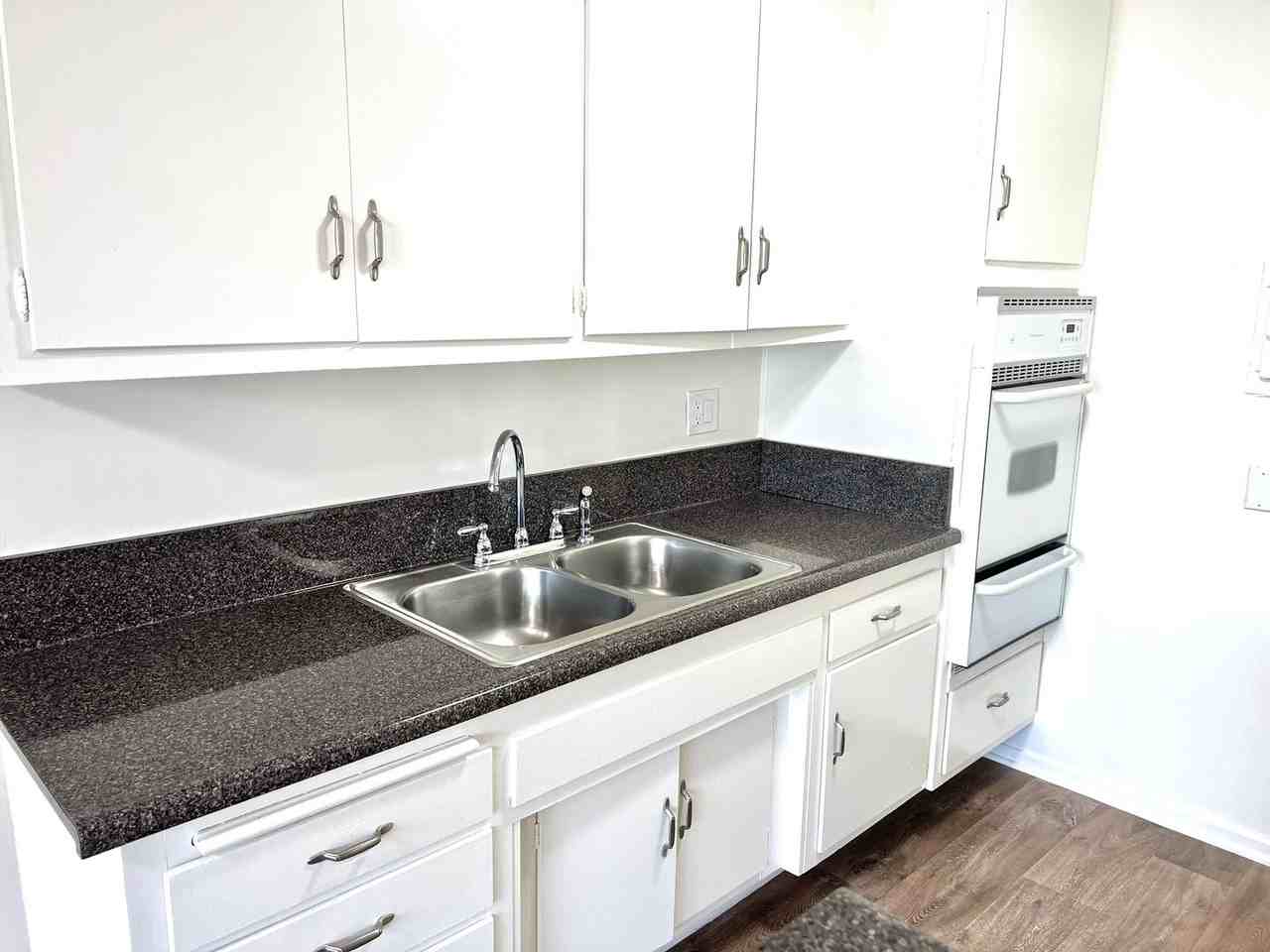 8830 Etiwanda Ave - Photo 3 of 24