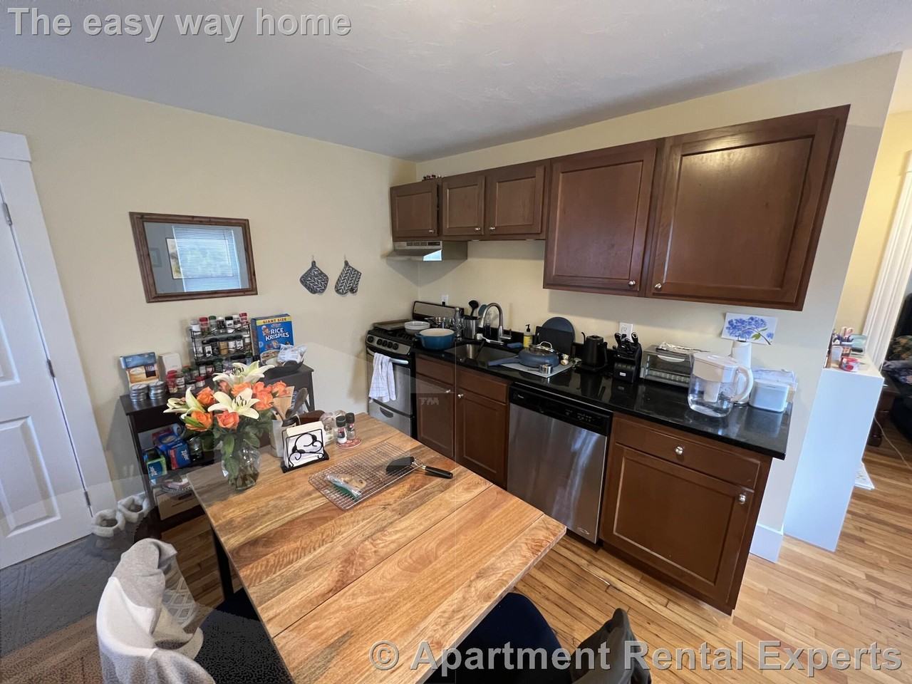 5 Blake St Apt 7 #4 - Photo 4 of 16