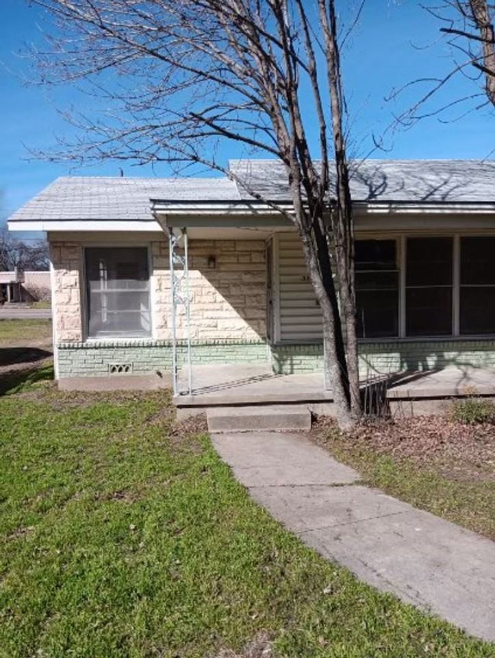 3701 Parkwood Street - Photo 3 of 9