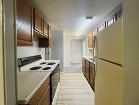 9012 W Jackson St - Photo 1 of 1