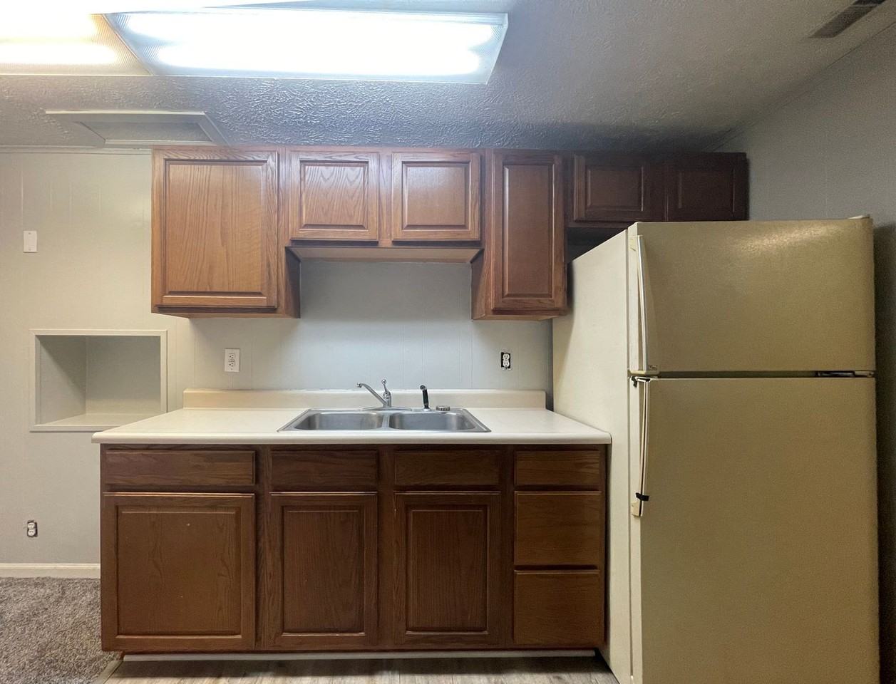 9012 W Jackson St - Photo 5 of 19
