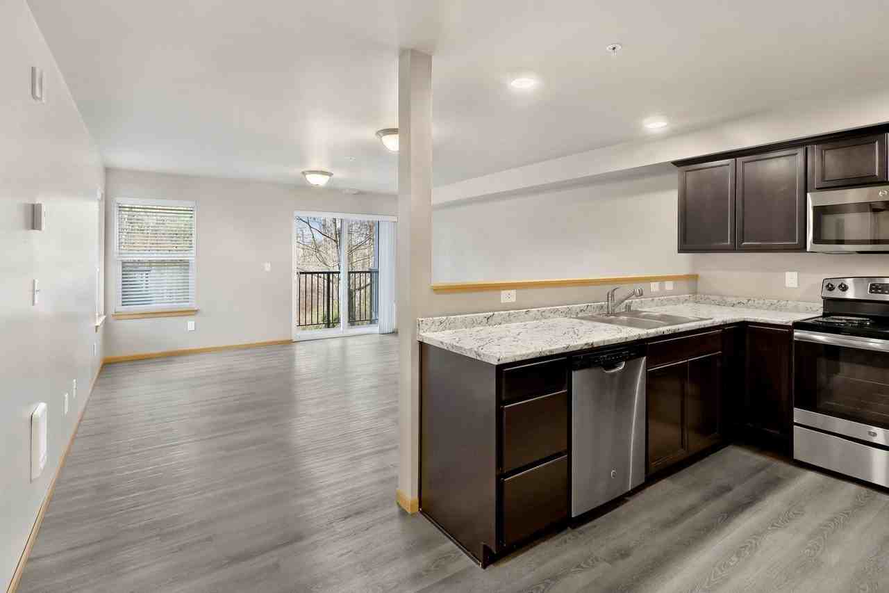 Tremezzo Apartments - Photo 4 of 50