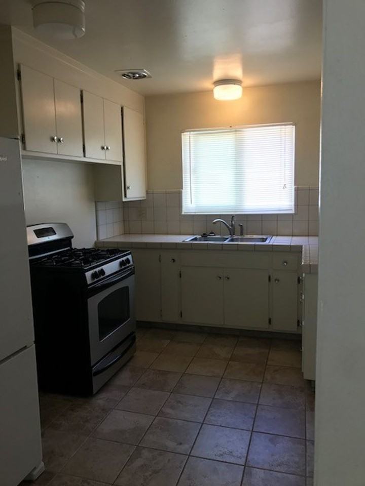 Sierra Vista Apartments - Photo 6 of 10