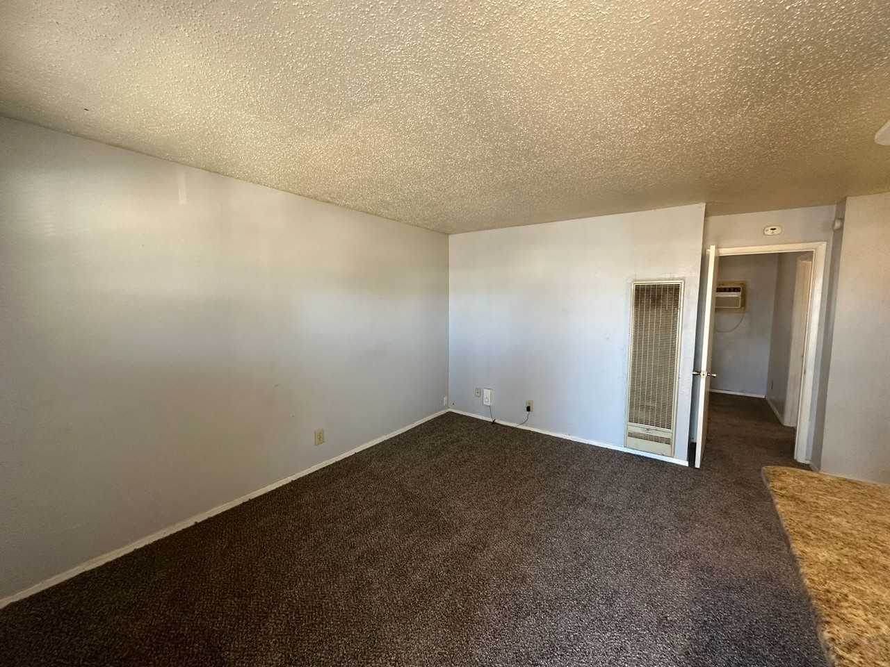 DeVille - Photo 2 of 10