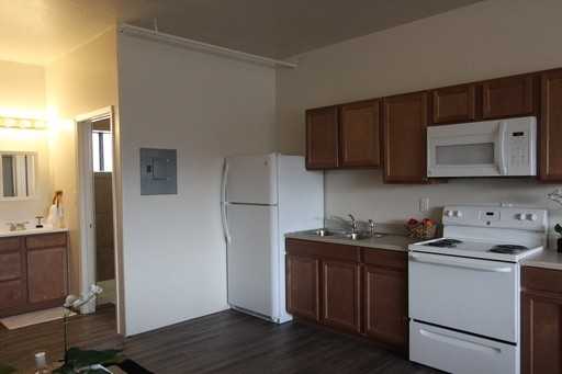 Updated unit close to CMU! Live without roommates at an affordable price! - Photo 5 of 13