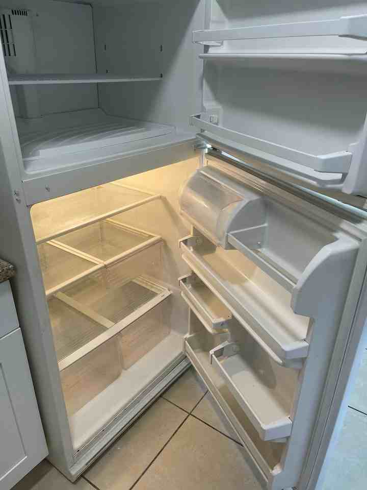 2227 Leo Dr - Photo 2 of 9